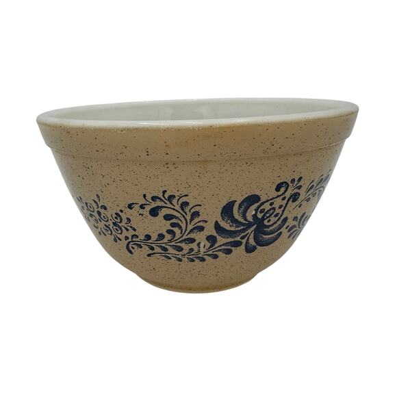 Vintage Pyrex Mixing Bowl 1.5 pt Homestead 401, 5 3/4" - Picture 1 of 10